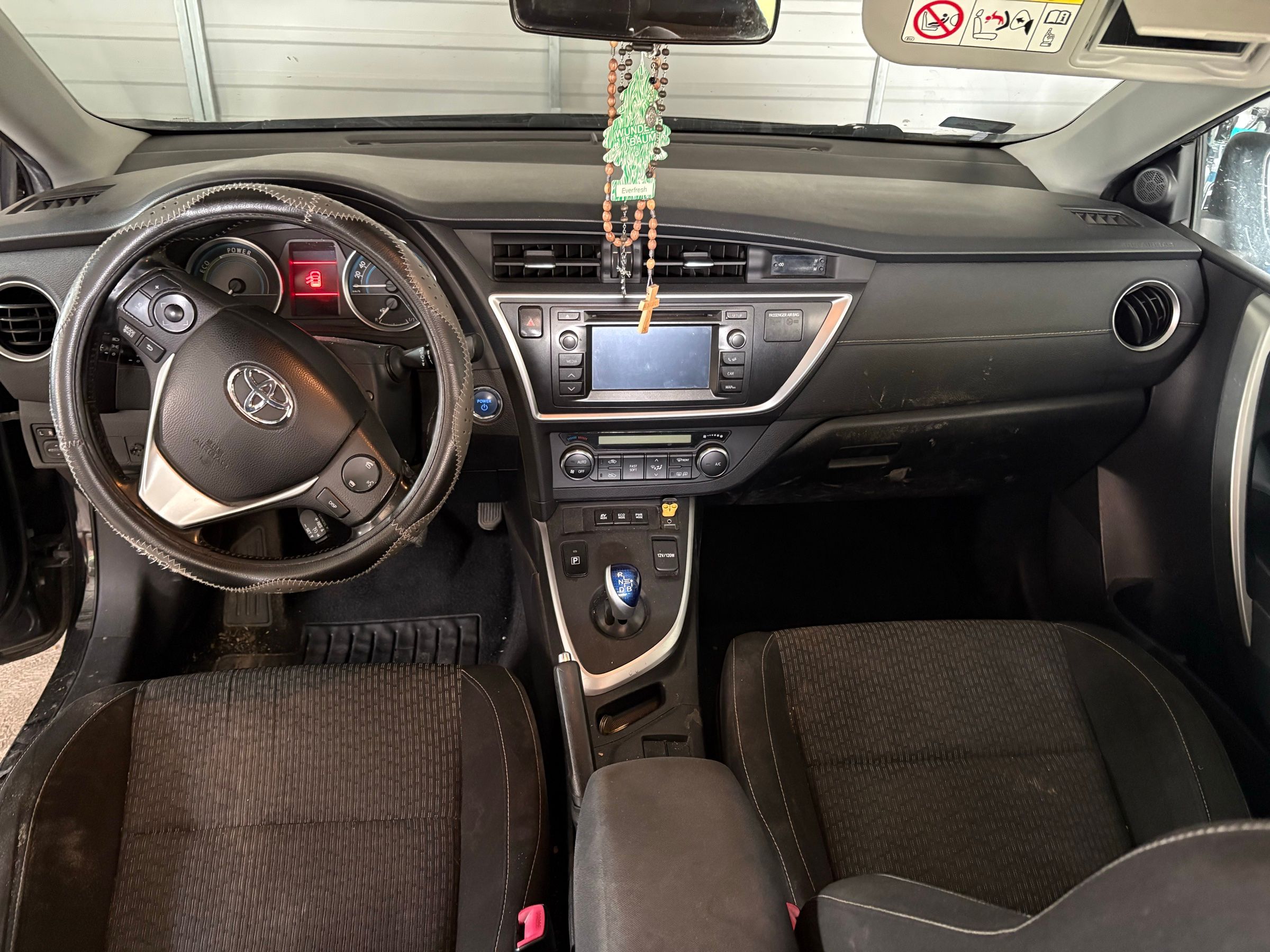 Toyota Auris utastér a belső tisztítás után