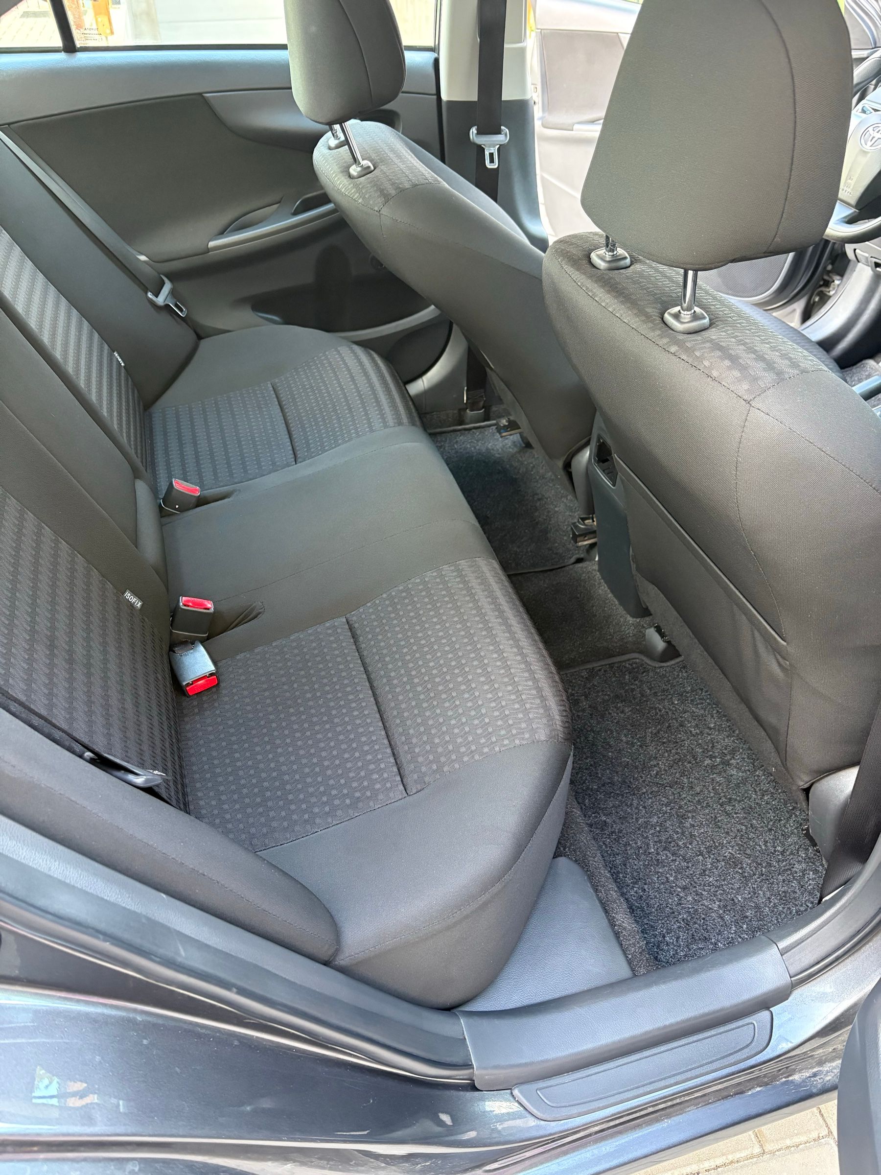 Toyota Corolla hátsó ülések a tisztítás után